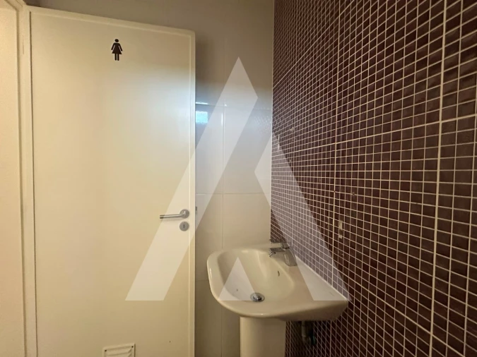Loja para Arrendamento em Oiã Foto 7