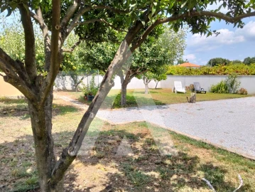 Moradia T5 para Venda em São Pedro de Arcos