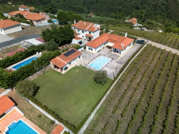 Moradia T4 para Venda em A dos Negros