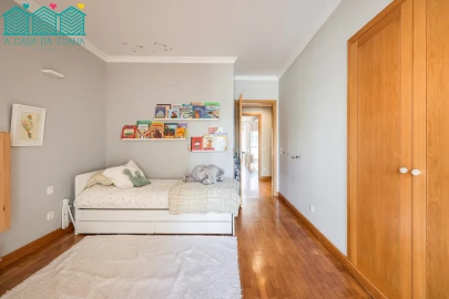 Apartamento T3 para Venda em Glória e Vera Cruz