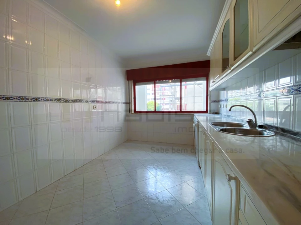 Apartamento T2 para Venda em Algueirão-Mem Martins Foto 10