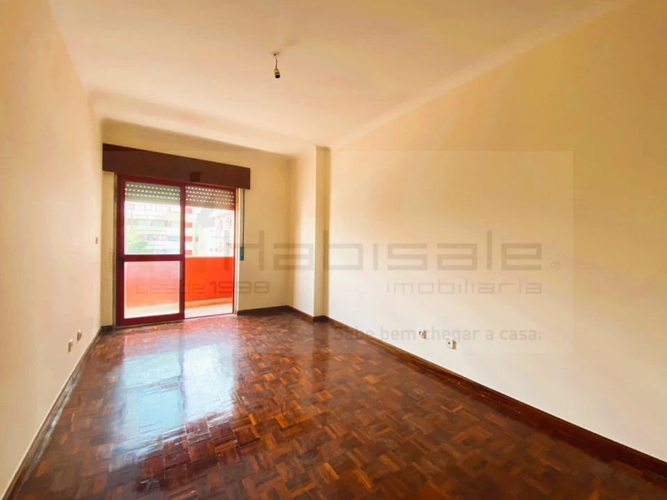 Apartamento T2 para Venda em Algueirão-Mem Martins Foto 27