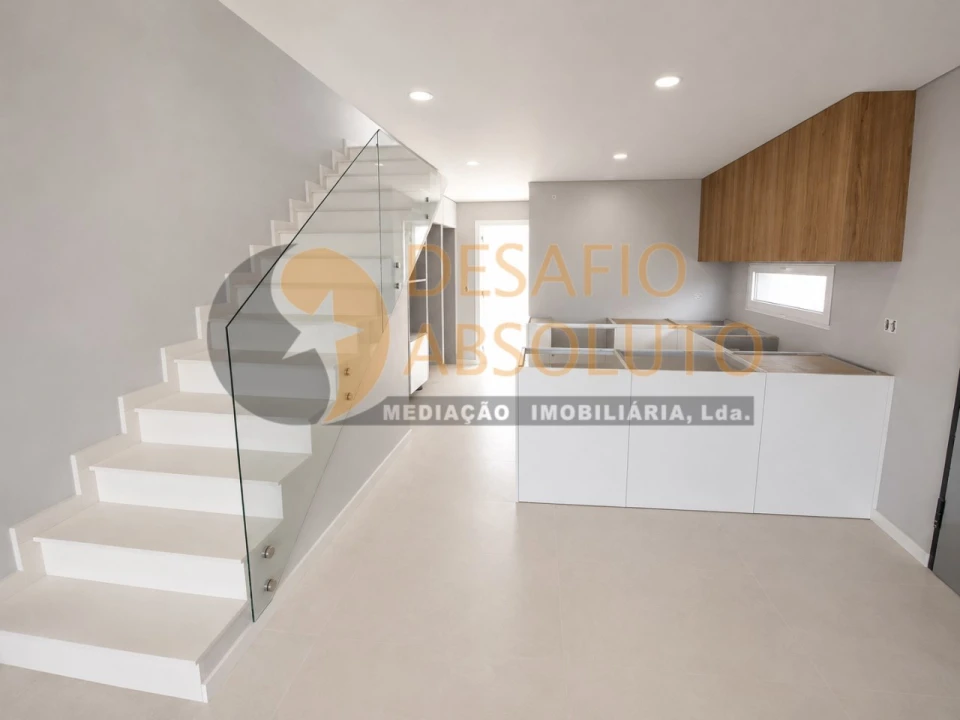 Moradia T3 para Venda em Fernao Ferro Foto 3