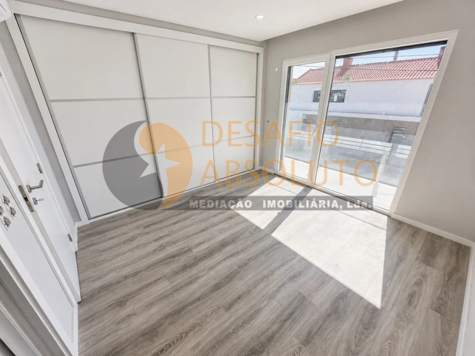 Moradia T3 para Venda em Fernao Ferro Foto 20
