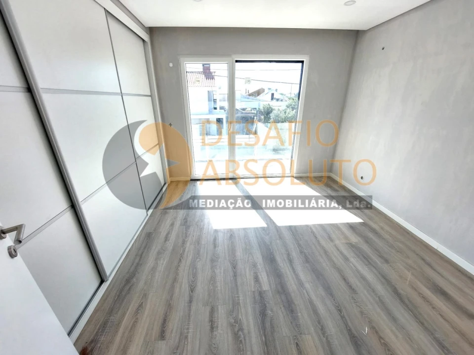 Moradia T3 para Venda em Fernao Ferro Foto 22