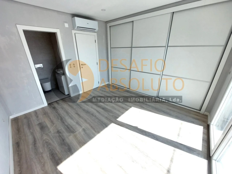 Moradia T3 para Venda em Fernao Ferro Foto 24