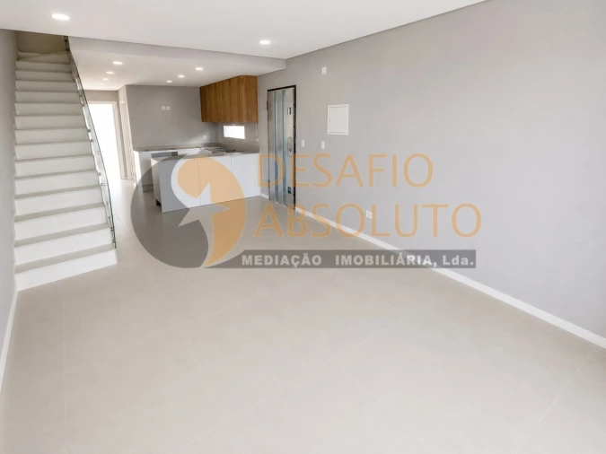 Moradia T3 para Venda em Fernao Ferro Foto 4