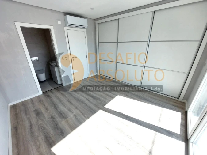 Moradia T3 para Venda em Fernao Ferro Foto 24