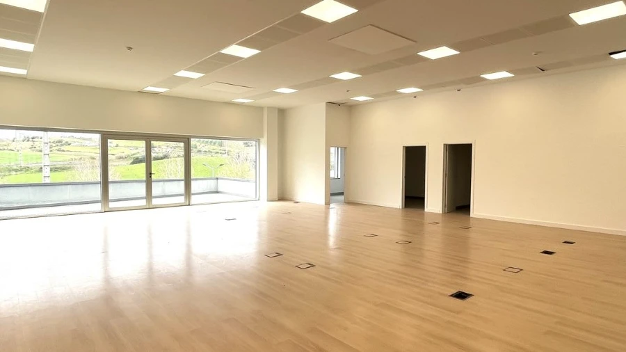Escritório para Arrendamento em Santa Maria, São Pedro e Matacães