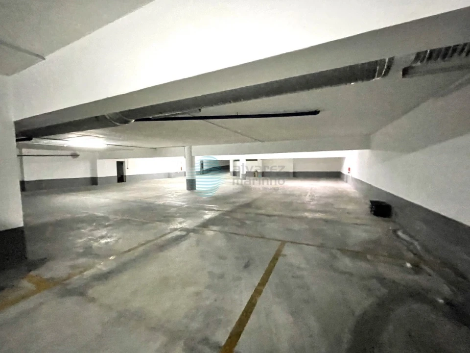 Loja para Arrendamento em Santa Maria, São Pedro e Matacães Foto 19