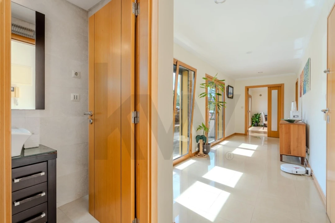 Apartamento T4 para Venda em Ramada e Caneças Foto 11