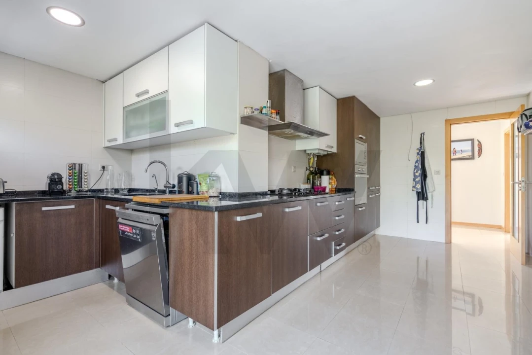 Apartamento T4 para Venda em Ramada e Caneças Foto 12