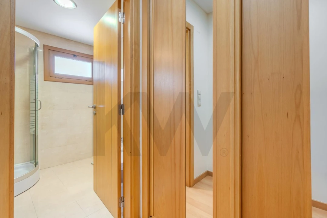 Apartamento T4 para Venda em Ramada e Caneças Foto 23