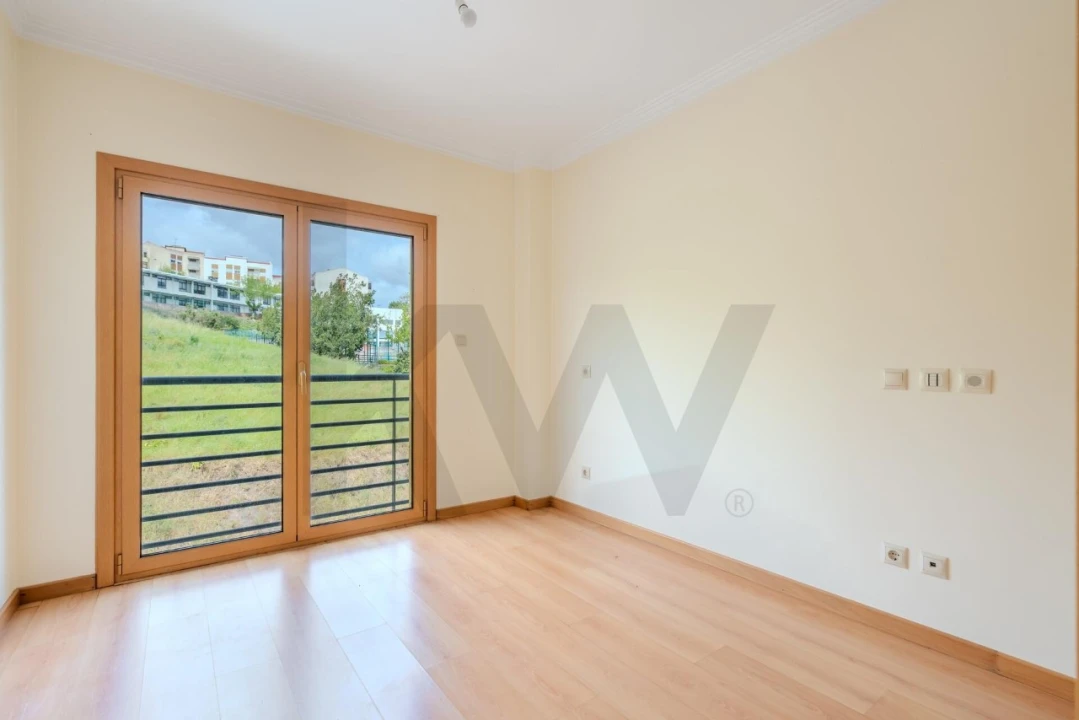 Apartamento T4 para Venda em Ramada e Caneças Foto 27