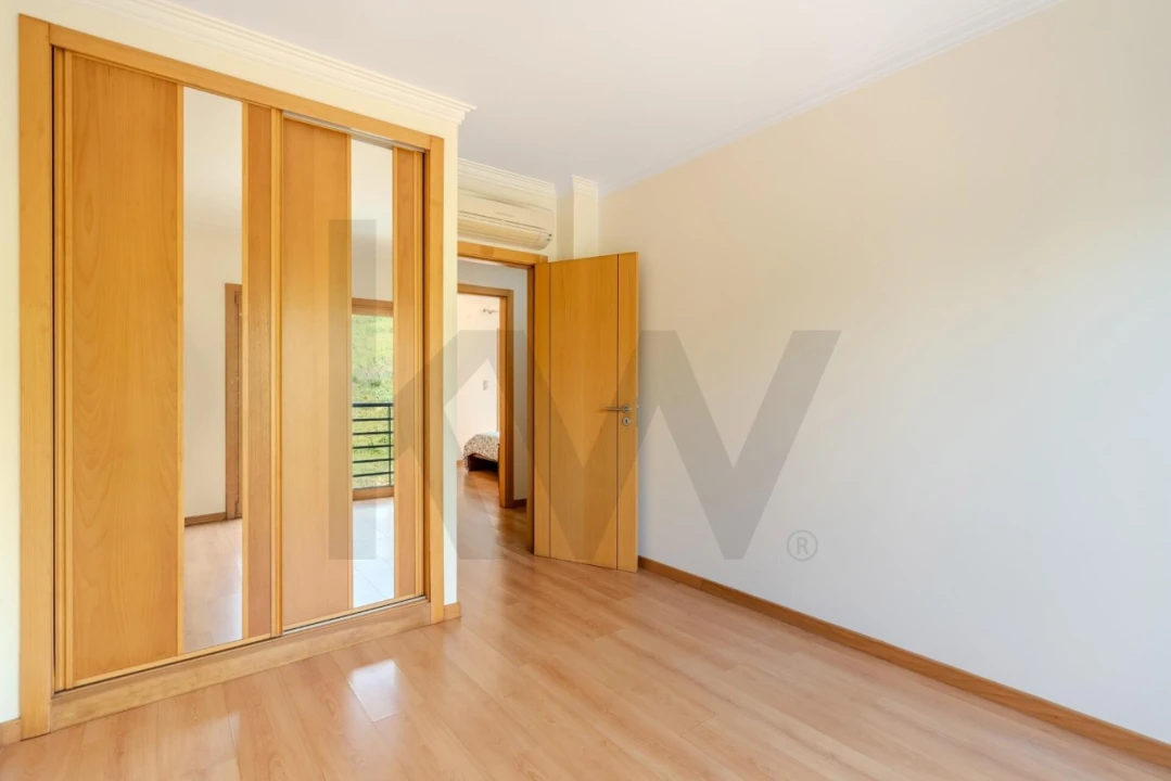Apartamento T4 para Venda em Ramada e Caneças Foto 29