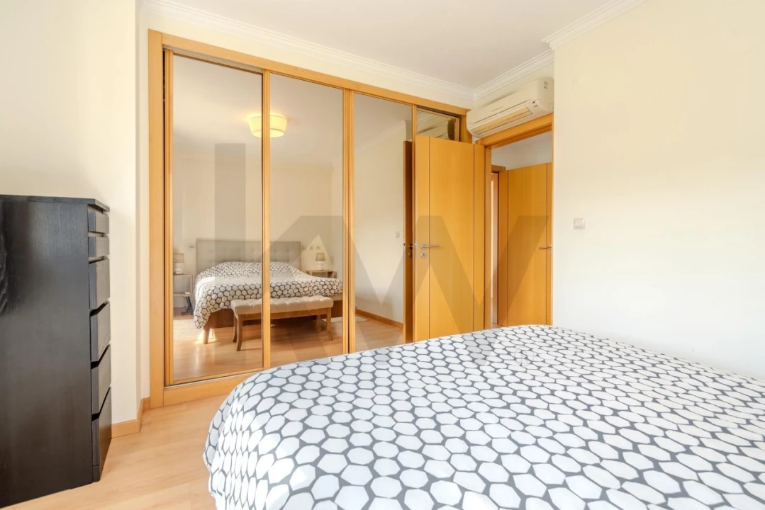 Apartamento T4 para Venda em Ramada e Caneças Foto 39