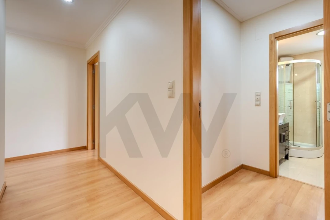 Apartamento T4 para Venda em Ramada e Caneças Foto 40