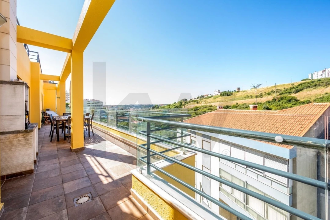 Apartamento T4 para Venda em Ramada e Caneças Foto 47
