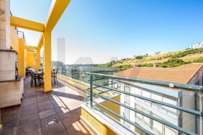 Apartamento T4 para Venda em Ramada e Caneças