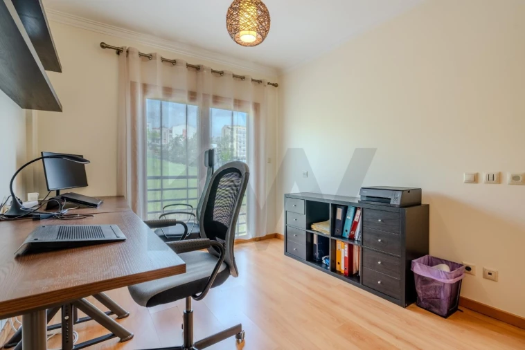 Apartamento T4 para Venda em Ramada e Caneças Foto 19