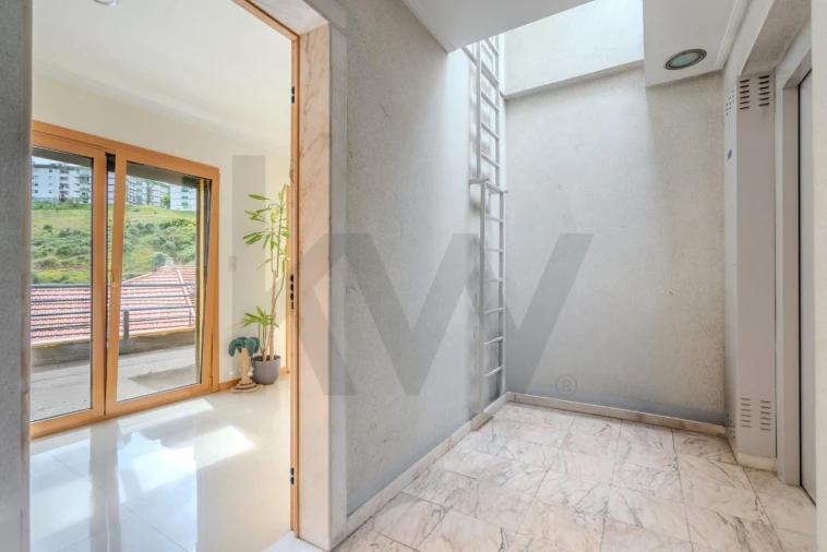 Apartamento T4 para Venda em Ramada e Caneças Foto 49