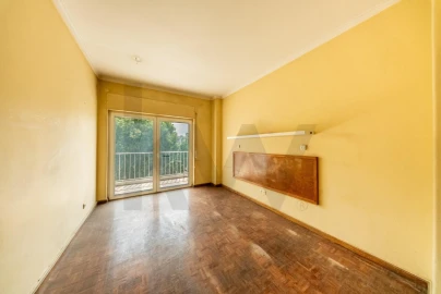 Apartamento T3 para Venda em São Domingos de Benfica