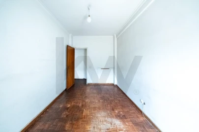 Apartamento T3 para Venda em São Domingos de Benfica