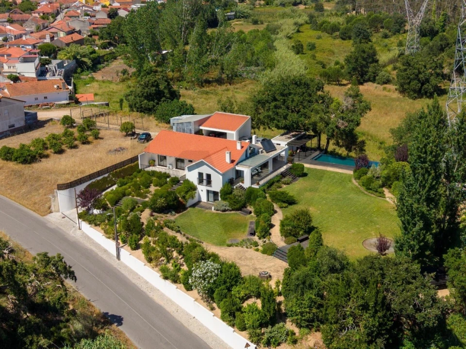 Moradia T4 para Venda em Maceira Foto 4