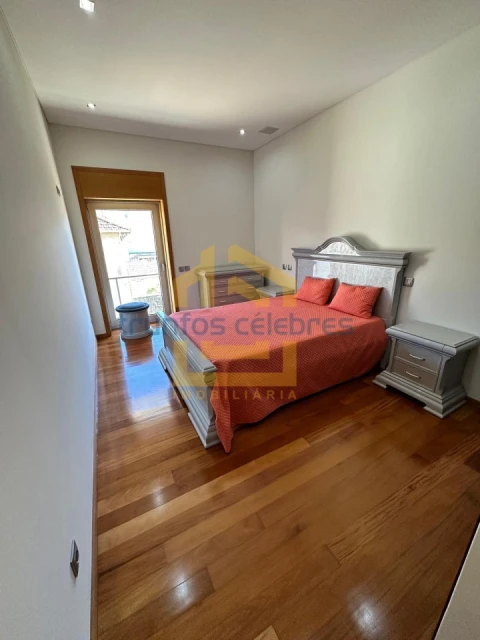 Apartamento T4 para Venda em Póvoa de Varzim, Beiriz e Argivai