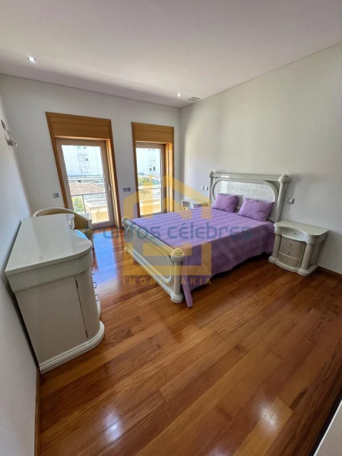 Apartamento T4 para Venda em Póvoa de Varzim, Beiriz e Argivai