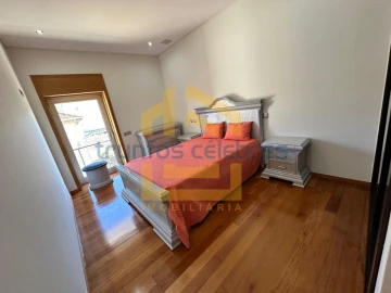 Apartamento T4 para Venda em Póvoa de Varzim, Beiriz e Argivai