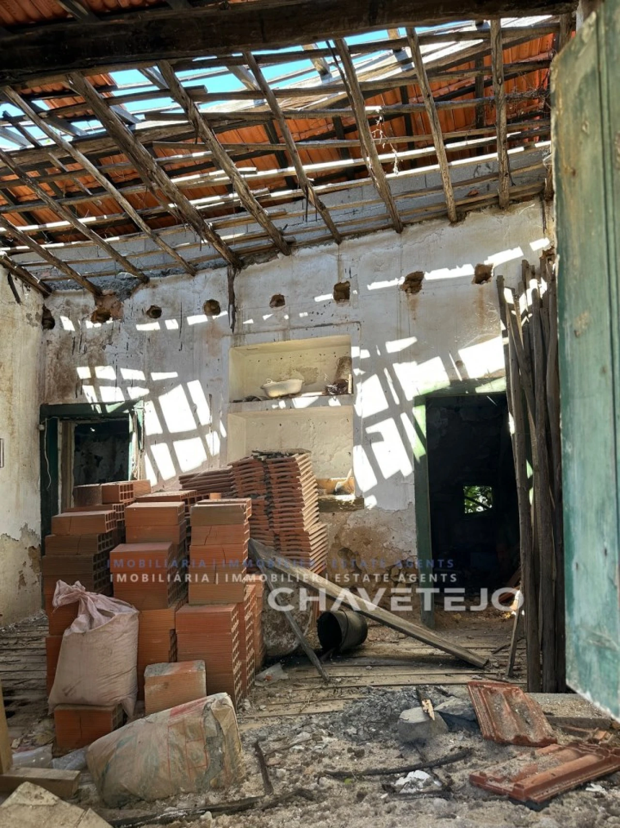 Moradia T2 para Venda em Casais e Alviobeira Foto 7