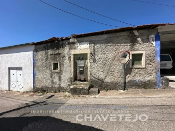 Moradia T2 para Venda em Casais e Alviobeira