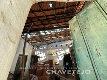 Moradia T2 para Venda em Casais e Alviobeira