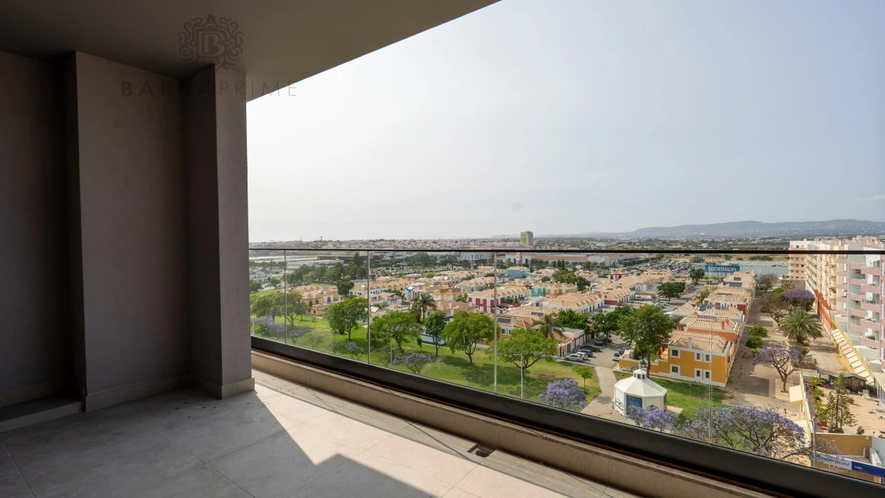 Apartamento T5 para Venda em Faro (Sé e São Pedro) Foto 2