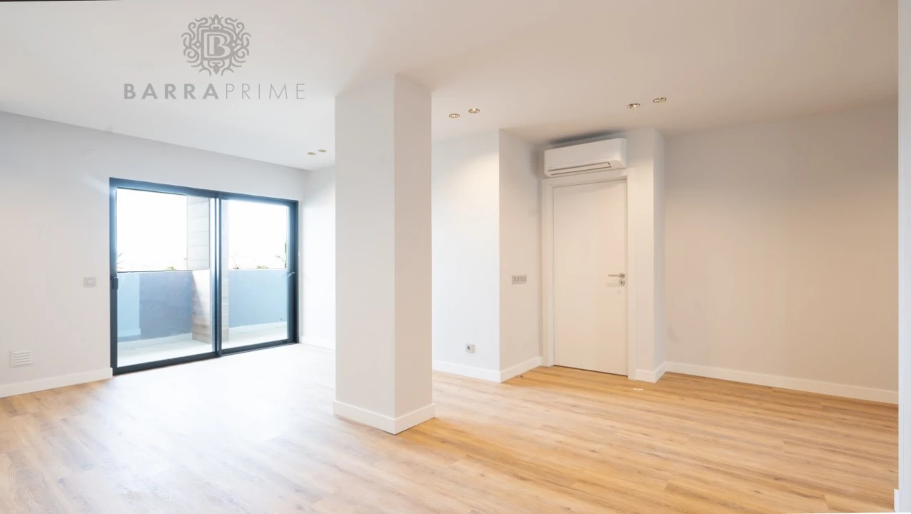 Apartamento T5 para Venda em Faro (Sé e São Pedro) Foto 14