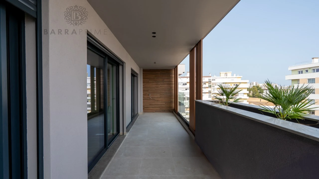 Apartamento T5 para Venda em Faro (Sé e São Pedro) Foto 18