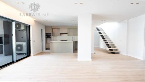 Apartamento T5 para Venda em Faro (Sé e São Pedro)