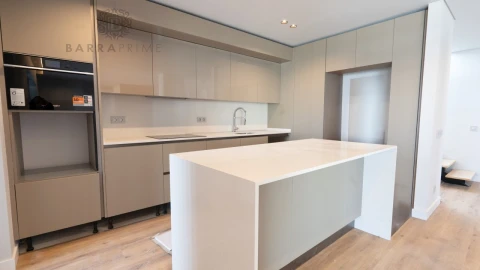 Apartamento T5 para Venda em Faro (Sé e São Pedro)