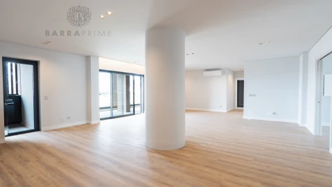 Apartamento T5 para Venda em Faro (Sé e São Pedro)