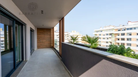 Apartamento T5 para Venda em Faro (Sé e São Pedro)