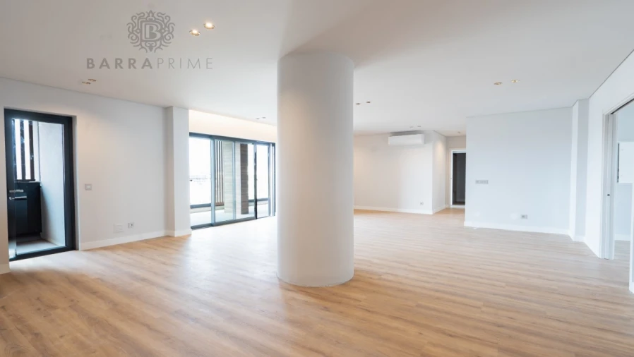 Apartamento T5 para Venda em Faro (Sé e São Pedro) Foto 8