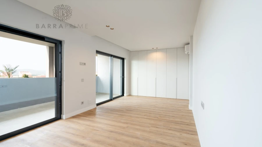 Apartamento T5 para Venda em Faro (Sé e São Pedro) Foto 11