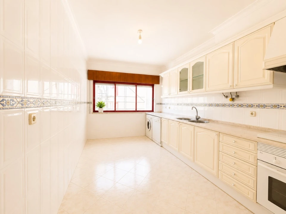 Apartamento T2 para Venda em Algueirão-Mem Martins Foto 4
