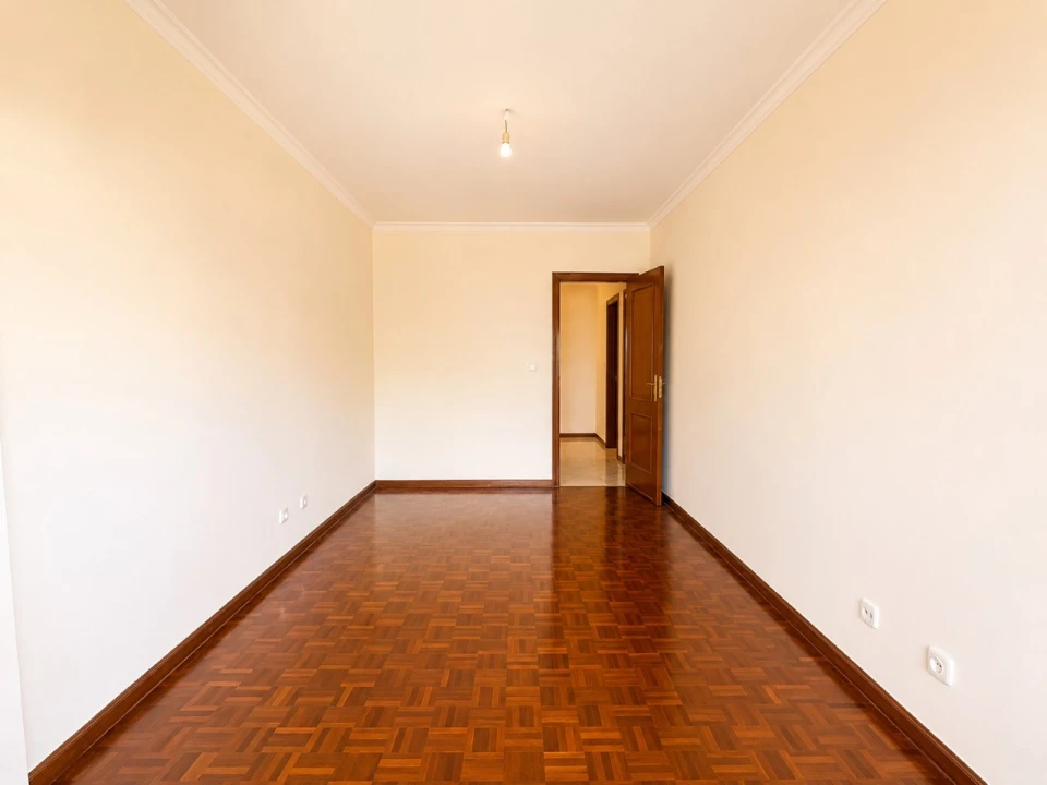 Apartamento T2 para Venda em Algueirão-Mem Martins Foto 10