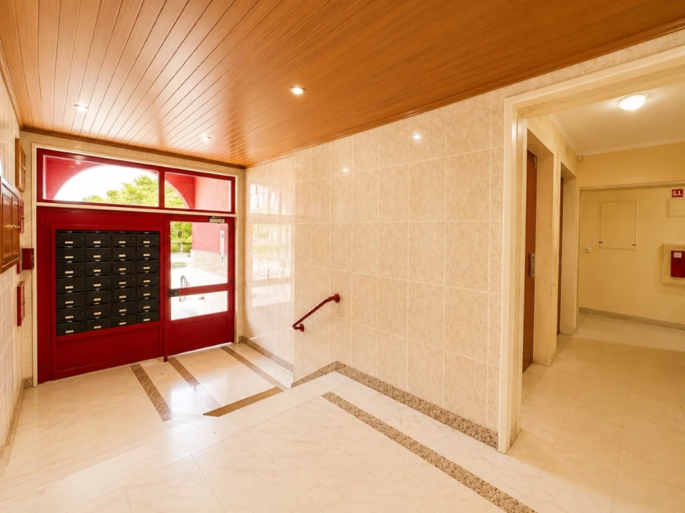 Apartamento T2 para Venda em Algueirão-Mem Martins Foto 20