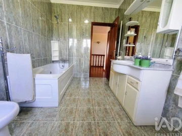 Moradia T5 para Venda em São Pedro de Arcos