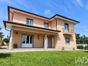 Moradia T5 para Venda em São Pedro de Arcos