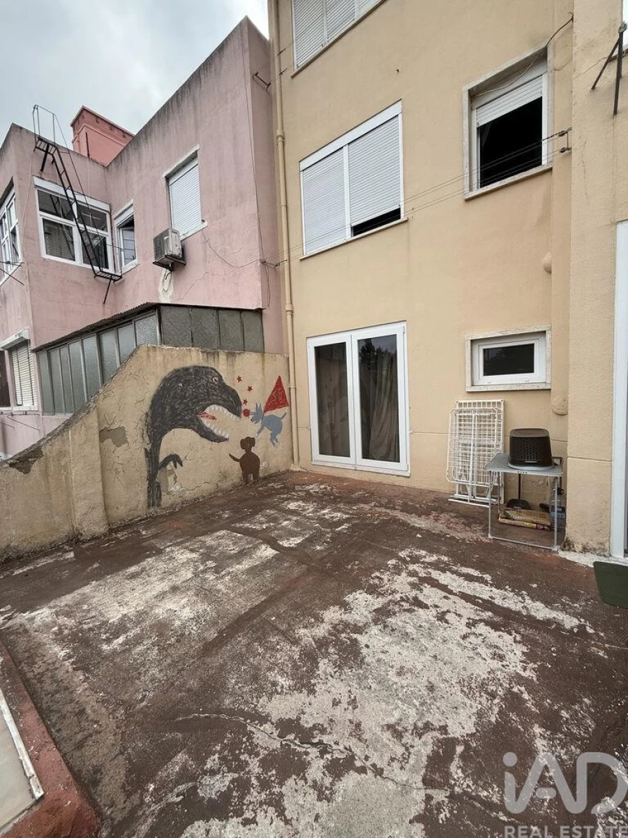 Apartamento T2 para Venda em Alfragide Foto 9