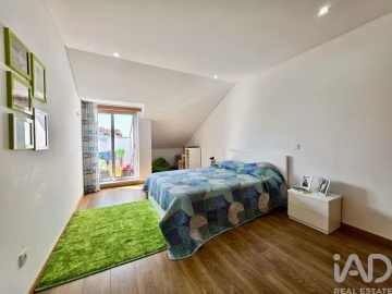 Apartamento T3 para Venda em Currelos, Papízios e Sobral